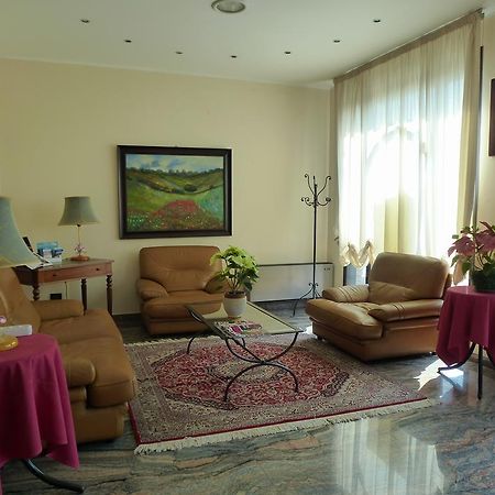 Hotel Daniela Ferrara Esterno foto