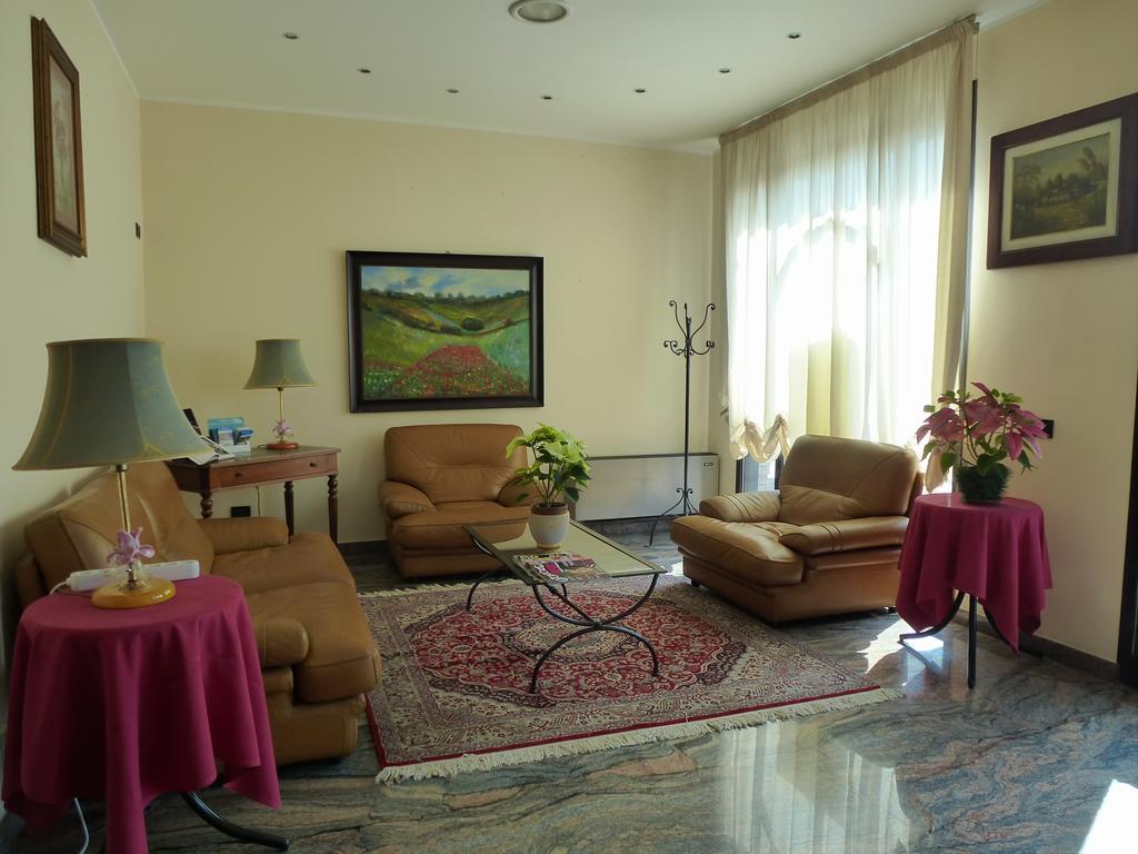 Hotel Daniela Ferrara Esterno foto