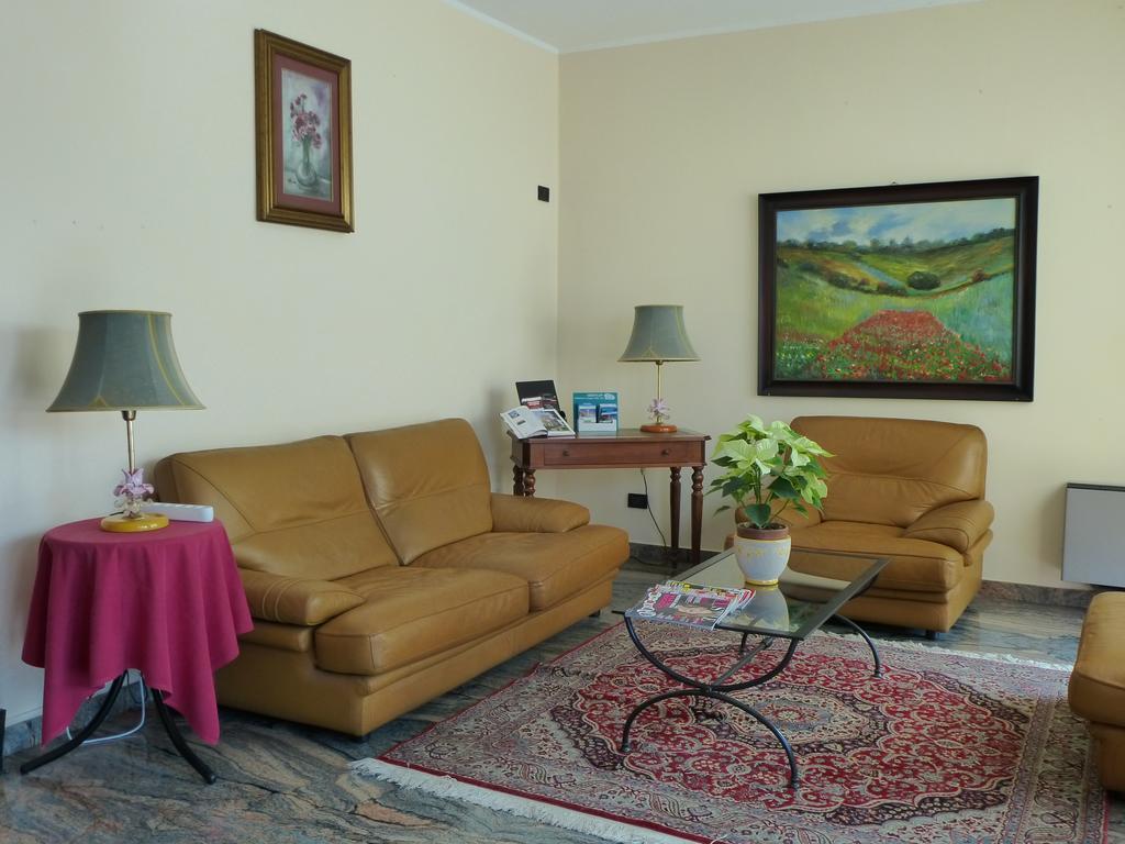 Hotel Daniela Ferrara Esterno foto