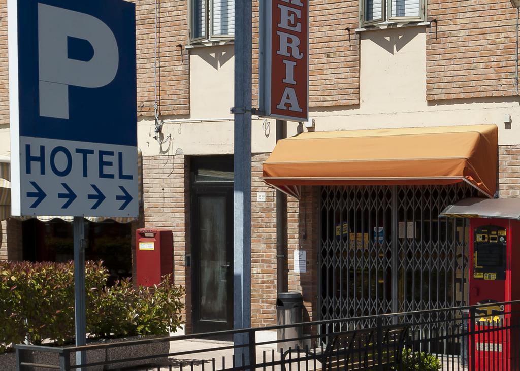 Hotel Daniela Ferrara Esterno foto