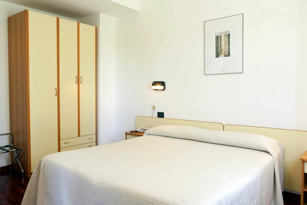 Hotel Daniela Ferrara Esterno foto