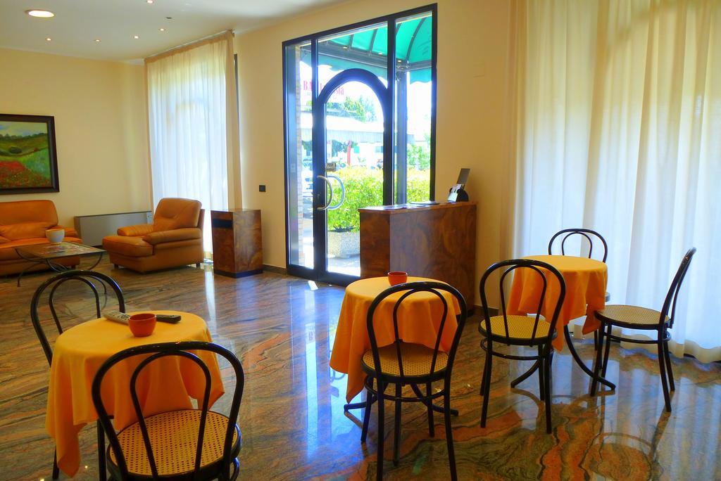 Hotel Daniela Ferrara Esterno foto