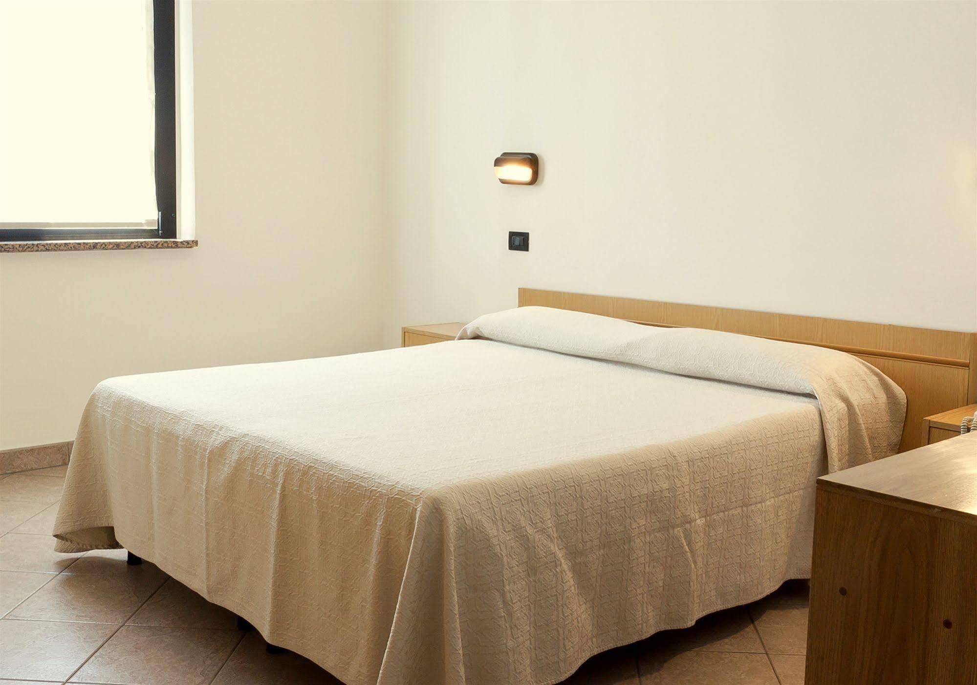 Hotel Daniela Ferrara Esterno foto